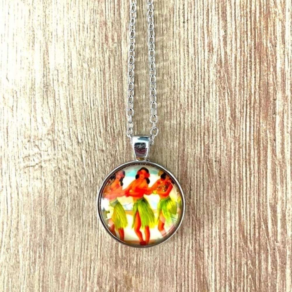 50s Style Hawaii Hula Dancers Necklace, Vintage Look, Unworn, NWT